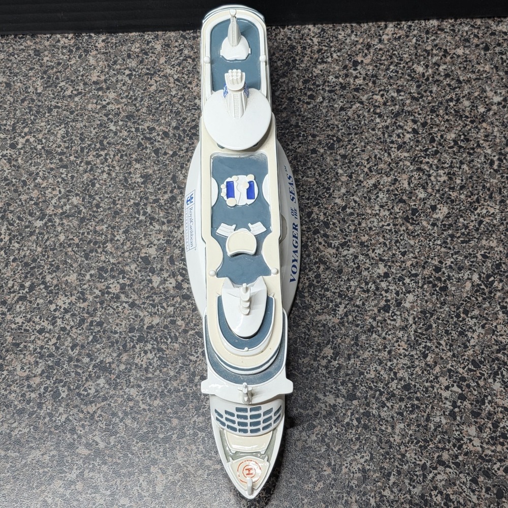 Royal Caribbean Voyager Of The Seas And Liberty Of The Seas 12" Ship Models - Picture 14 of 16